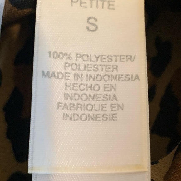 💥2 for $20💥Lizsport Petite leopard blouse🔥 - Picture 8 of 9